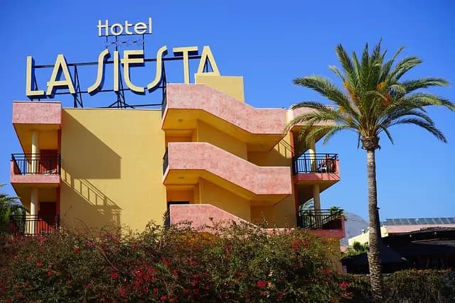 Hoteles económicos en la playa: Tu guía completa