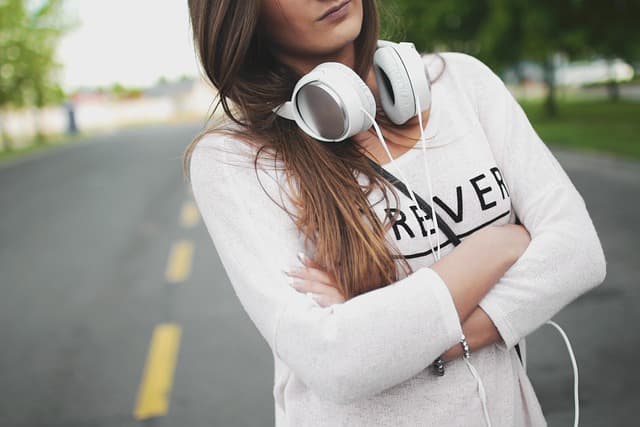 Guide d'achat : choisir le meilleur casque audio pour le cinéma maison